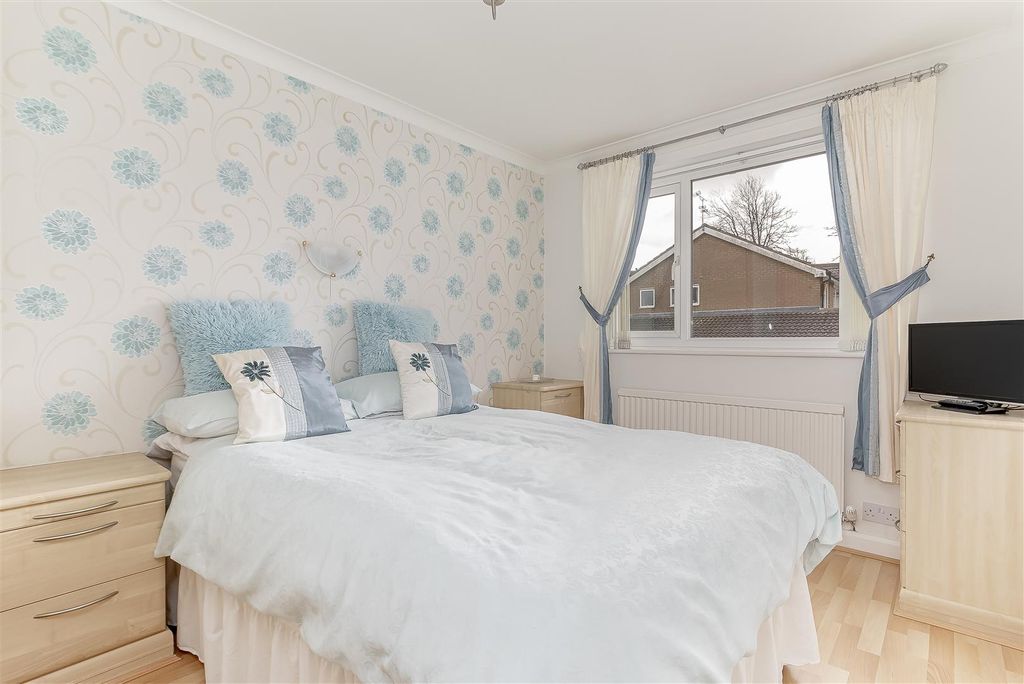 Property photo 3 of 31 Bedroom 1 - A.Jpg