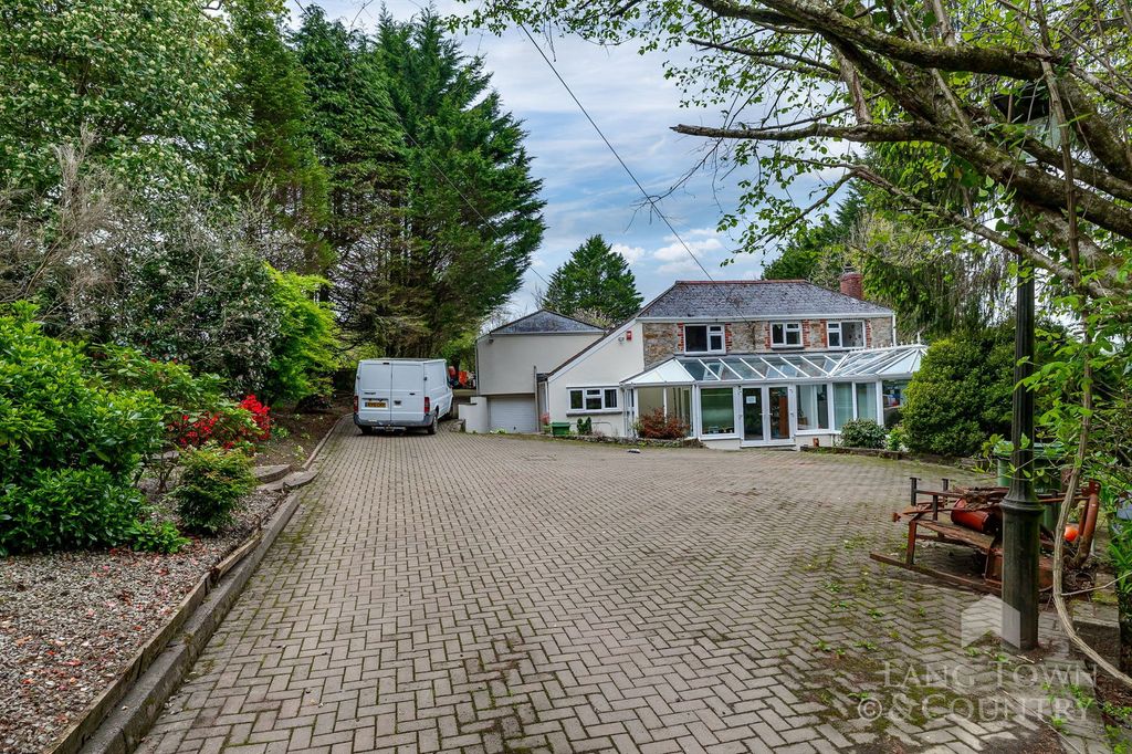 Property photo 3 of 36