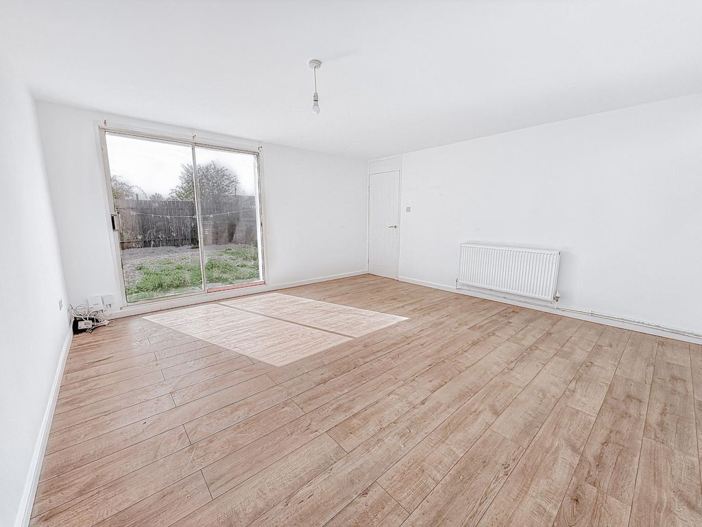 Property photo 2 of 8 Photo 1