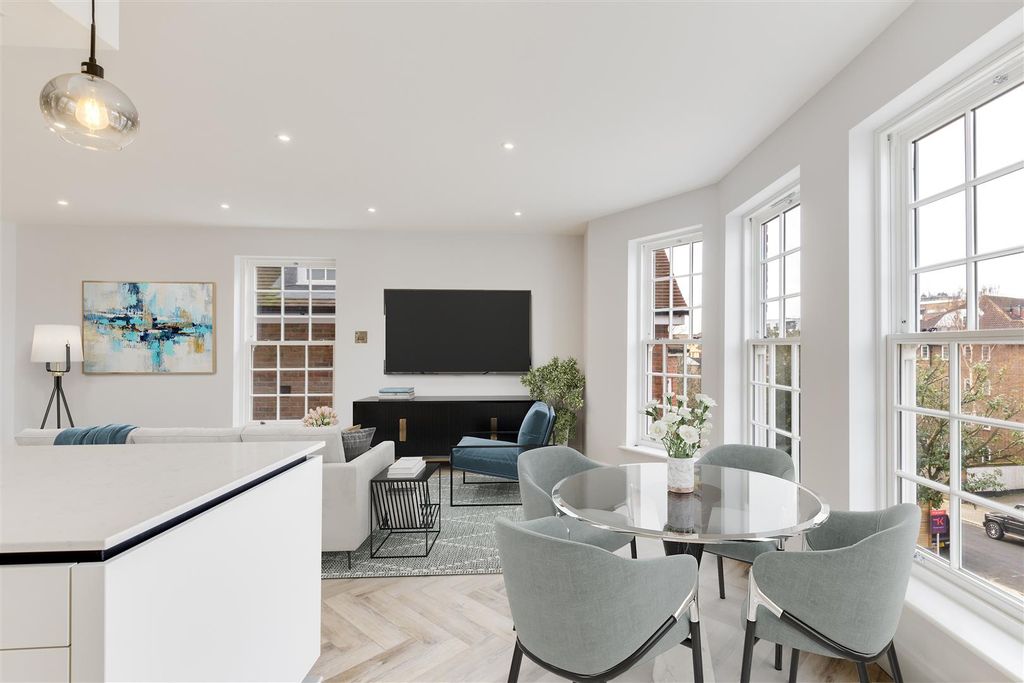 Property photo 3 of 7