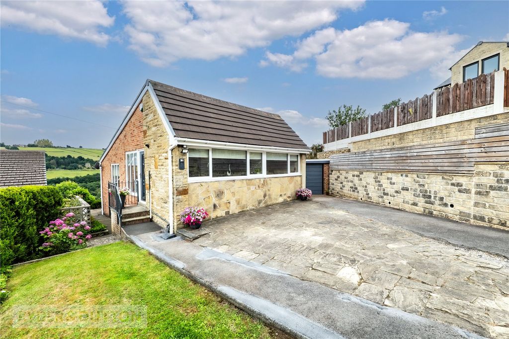 Property photo 1 of 31 Picture No. 21