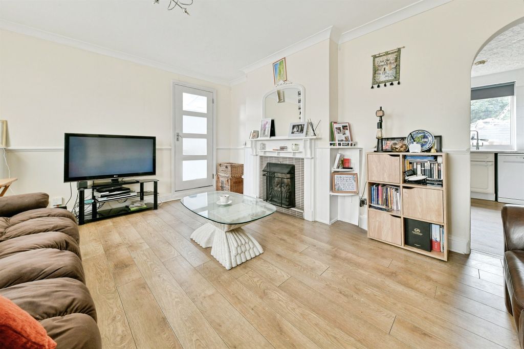 Property photo 2 of 20