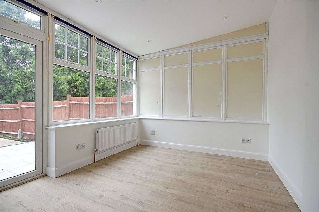 Property photo 3 of 18 Picture No. 24