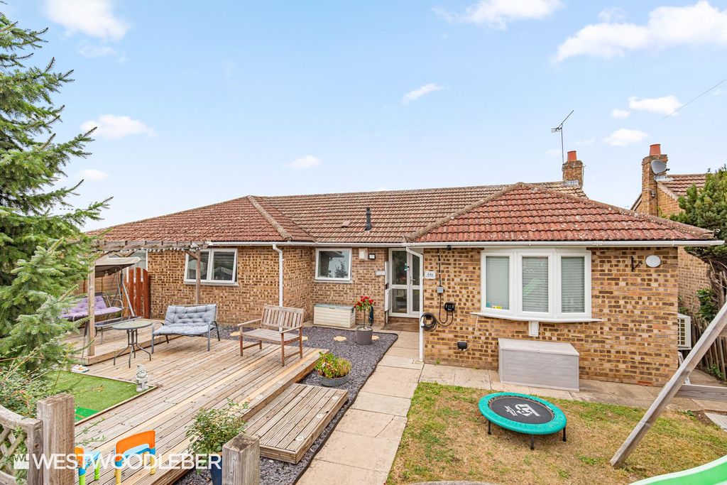 Property photo 1 of 37 Whitleyroad_37.Jpg