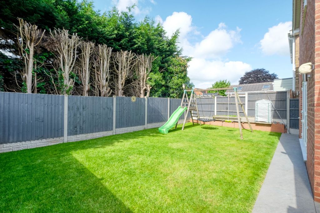 Property photo 2 of 24