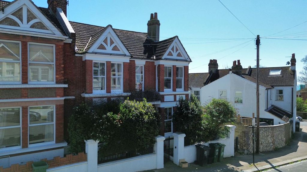 Property photo 2 of 29