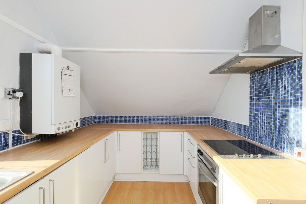 Property photo 2 of 19 Kitchen