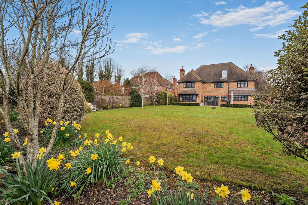 Property photo 2 of 23 House