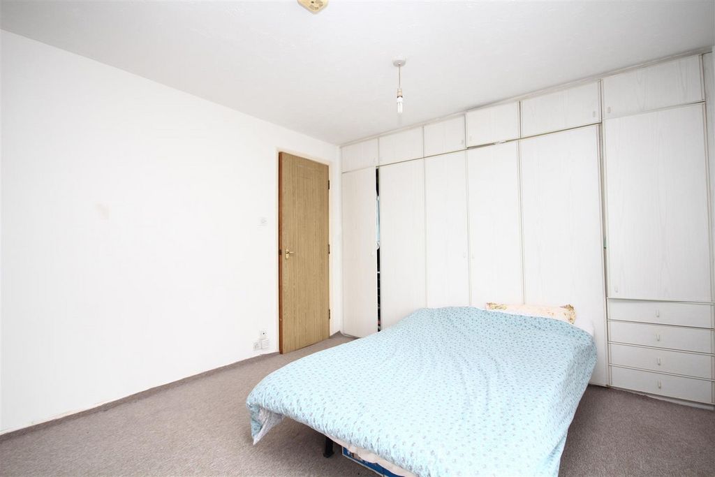 Property photo 3 of 4