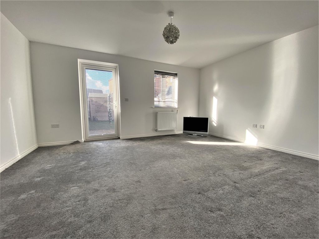 Property photo 2 of 13 Image