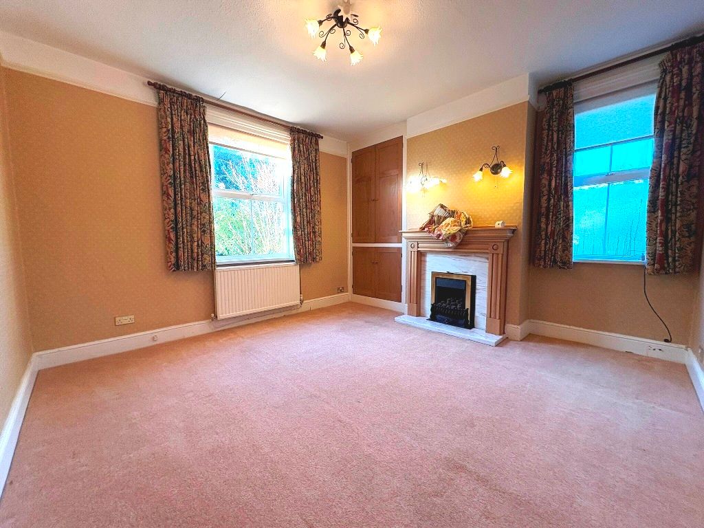 Property photo 3 of 26 Sitting Room