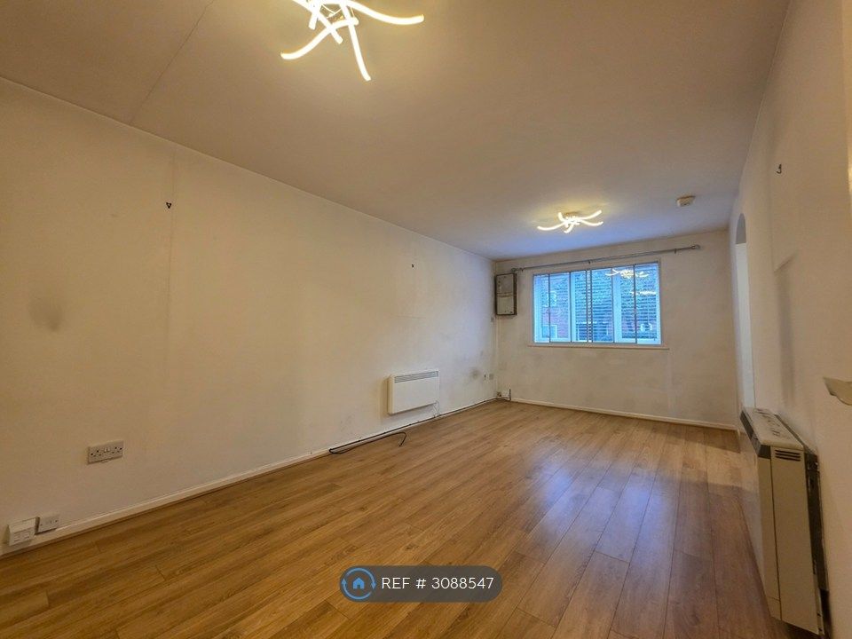 Property photo 3 of 6