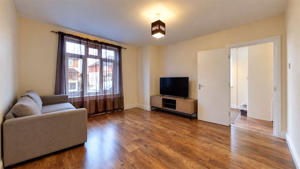 Property photo 2 of 18 Picture No. 45