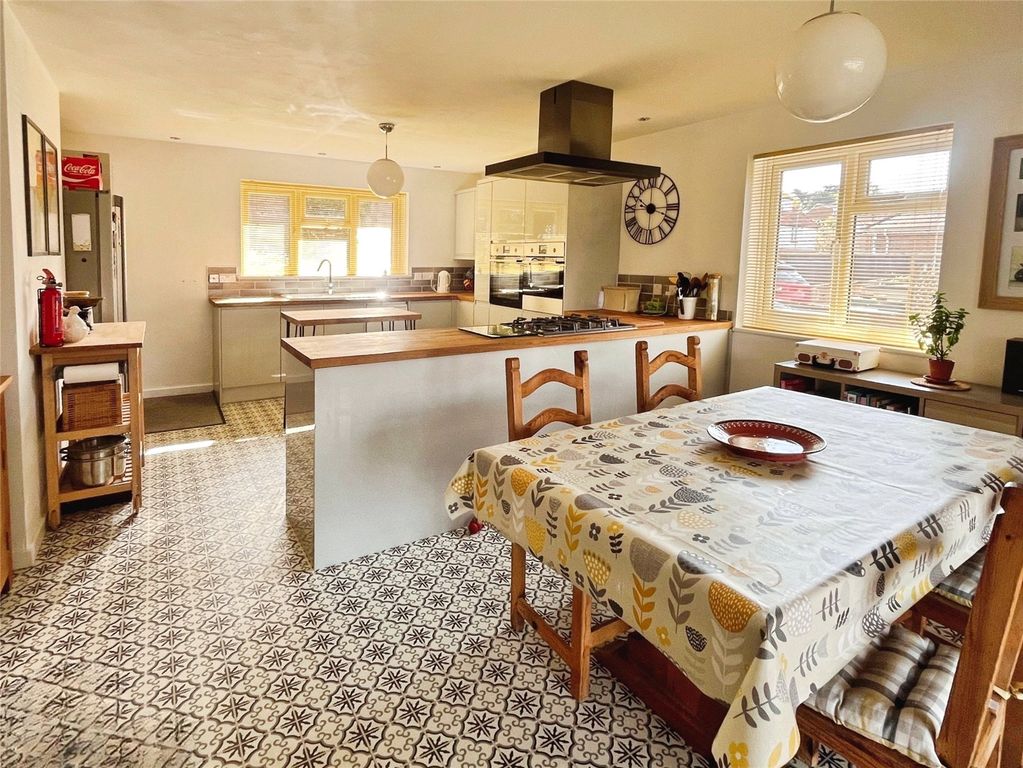 Property photo 3 of 18 Kitchen Dining