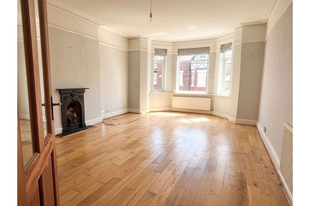 Property photo 2 of 24