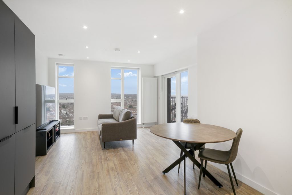 Property photo 2 of 15 Gallery