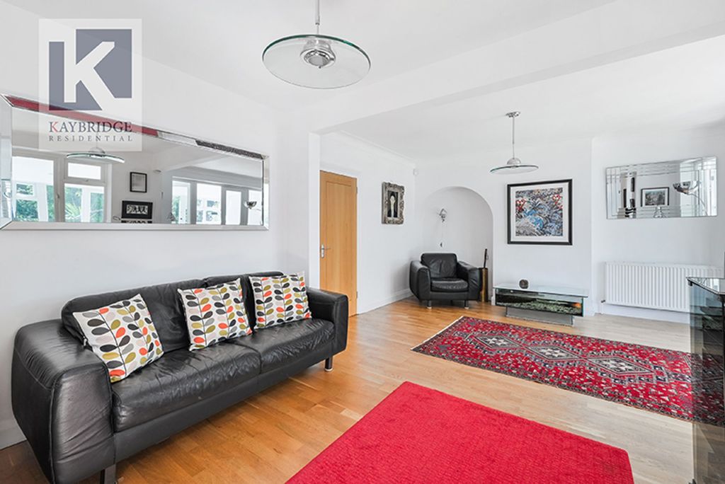 Property photo 3 of 14 Stoneleigh Park Road, Epsom - Kt19 0Rq