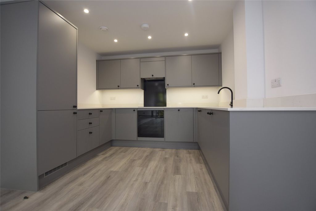 Property photo 2 of 11 Kitchen