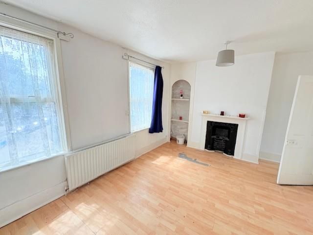 Property photo 2 of 24 33Camden5.Jpg