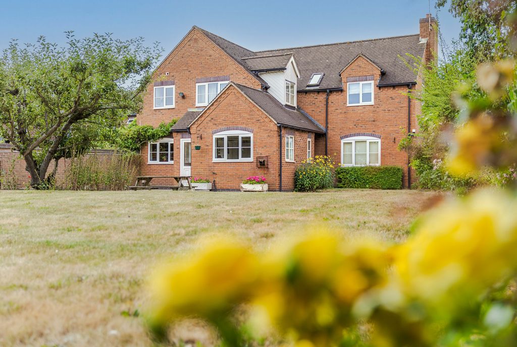 Property photo 1 of 60