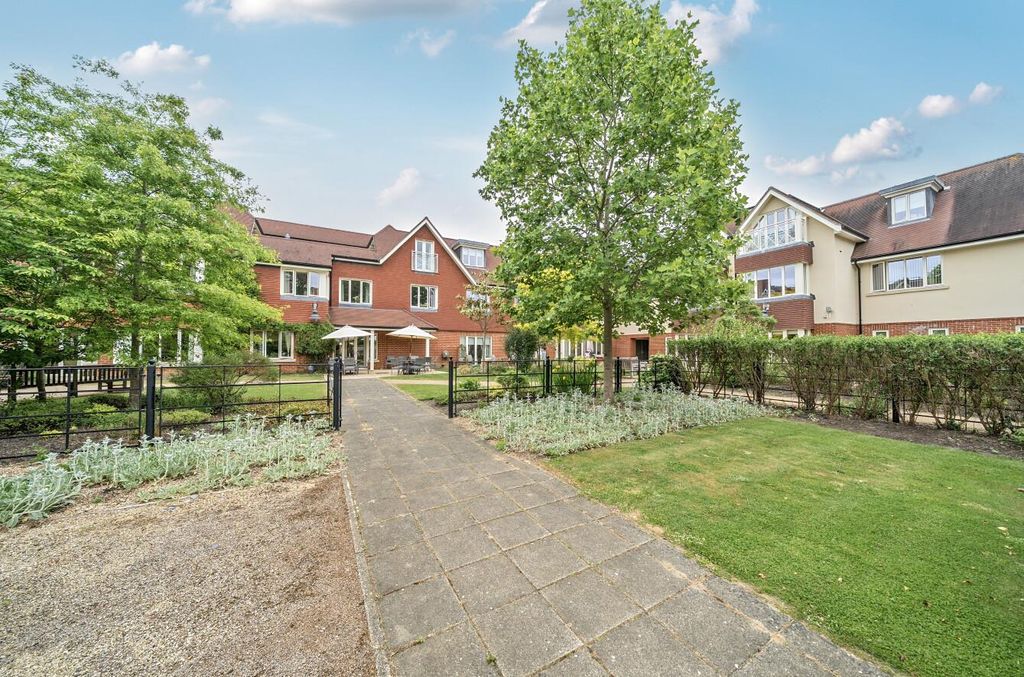 Property photo 1 of 23 Gardens