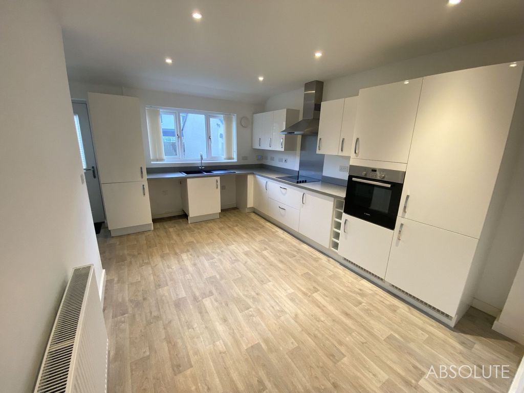 Property photo 2 of 16 Kitchen