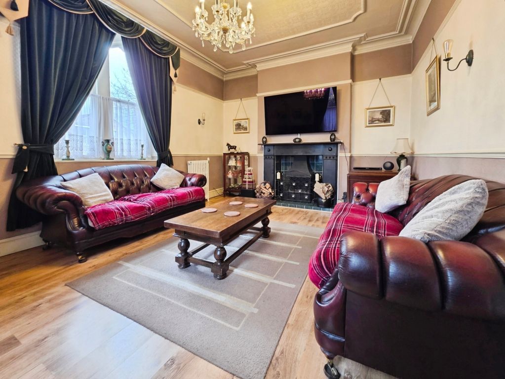 Property photo 2 of 41 Living Room