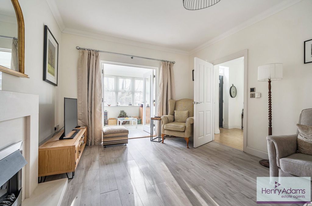 Property photo 2 of 22