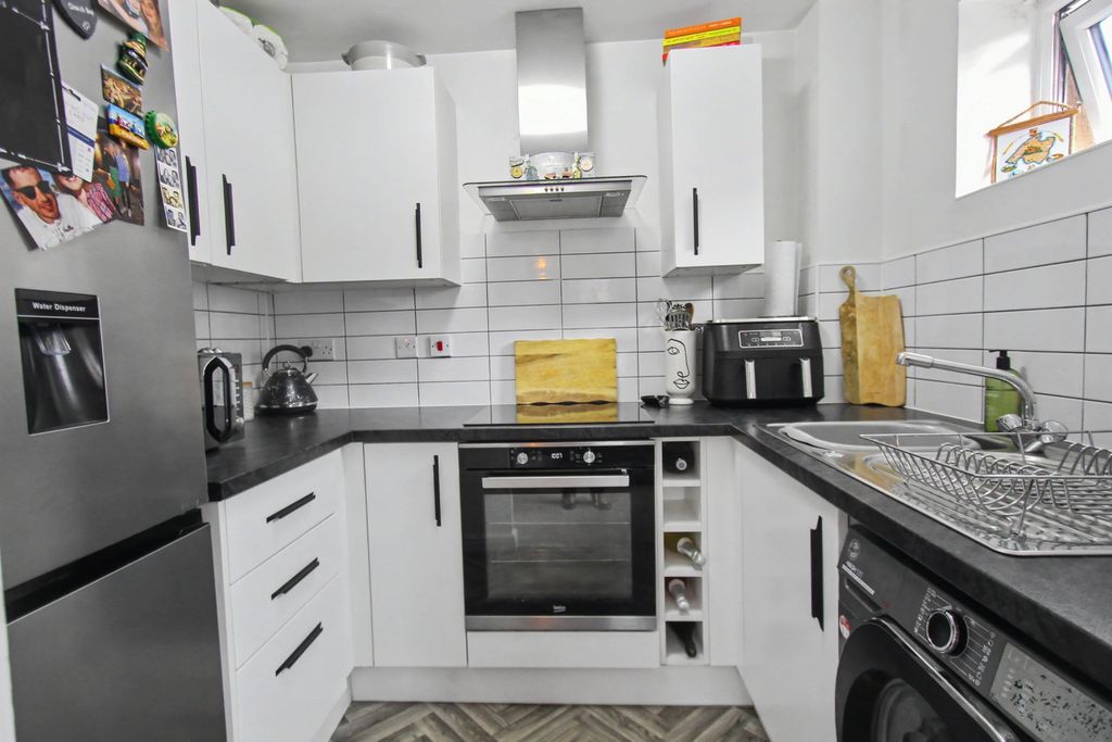 Additional image 5 of 2 bed flat for saleDruids Close, Caerphilly CF83