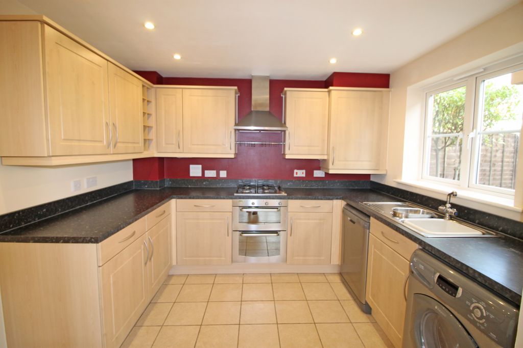 Property photo 3 of 9