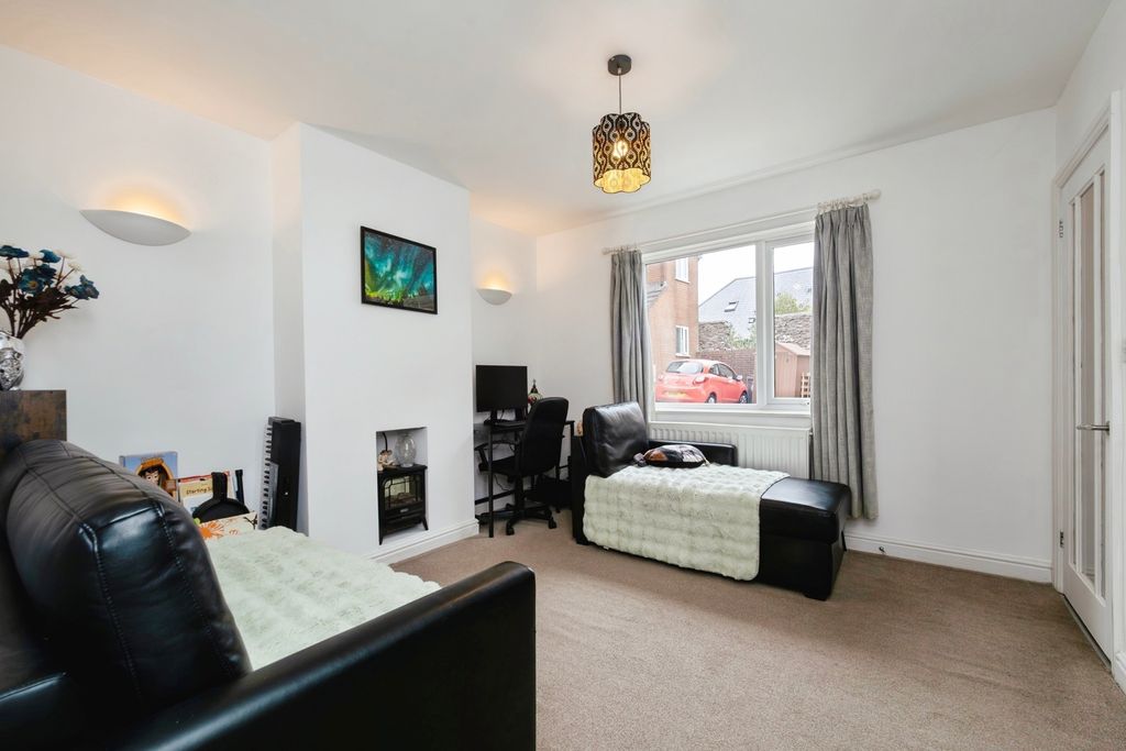Property photo 2 of 15 Photo
