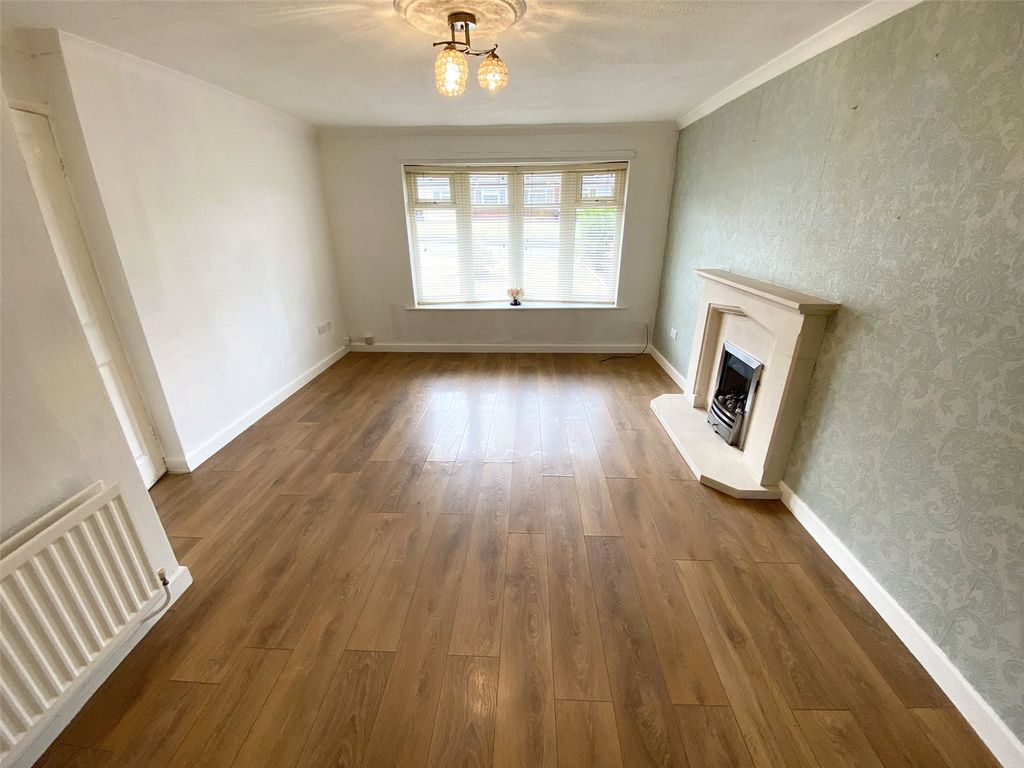 Property photo 3 of 16 Picture No. 17