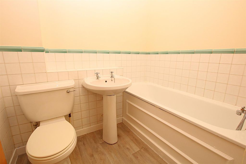 Property photo 3 of 5