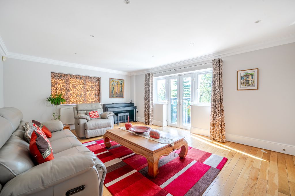 Property photo 3 of 24