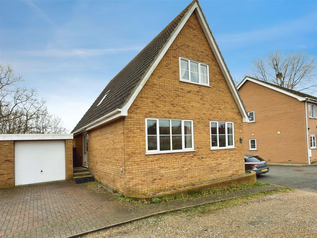 Property photo 1 of 15 Longbrooke Close (7).Jpg