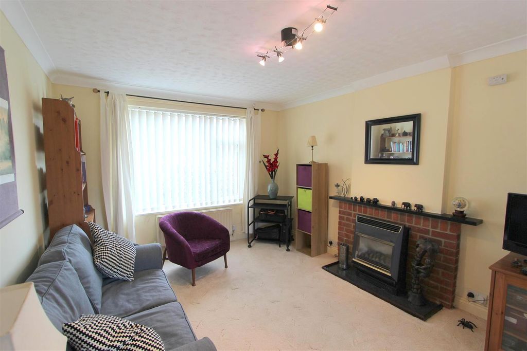 Property photo 2 of 7 Lounge