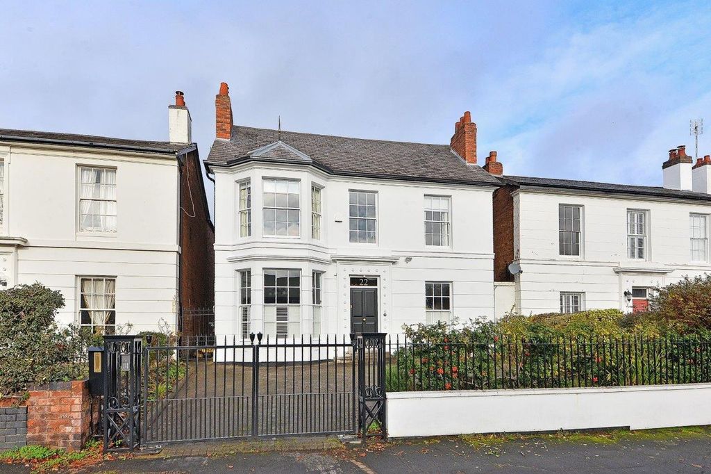 Property photo 1 of 37