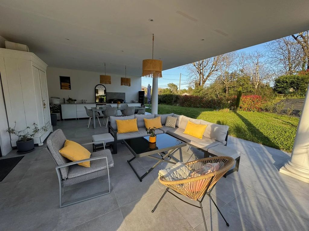 Property photo 2 of 10