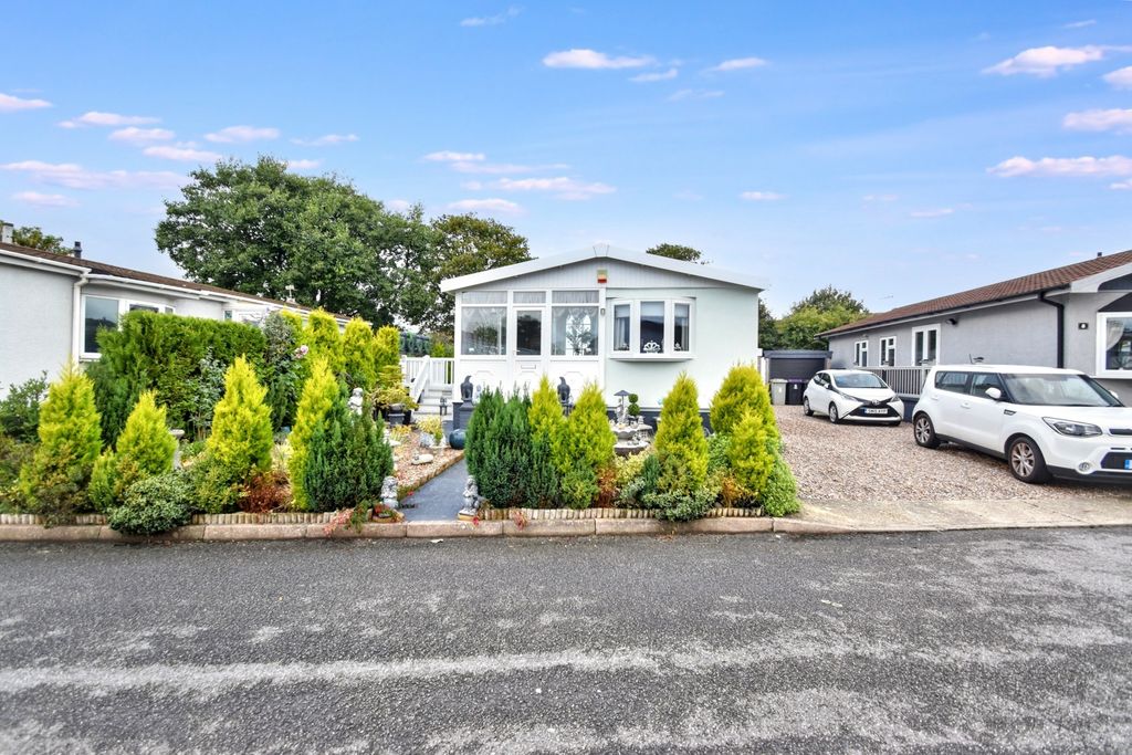 Property photo 1 of 14 Front