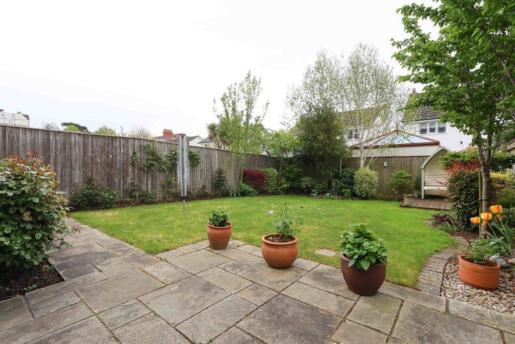 Property photo 3 of 19 Garden