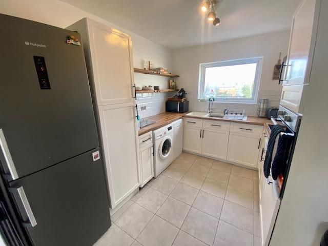 Property photo 3 of 5 Kitchen
