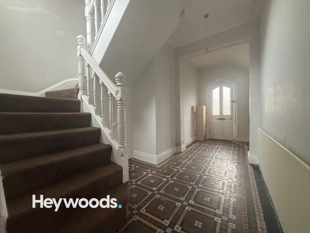 Property photo 2 of 9 11