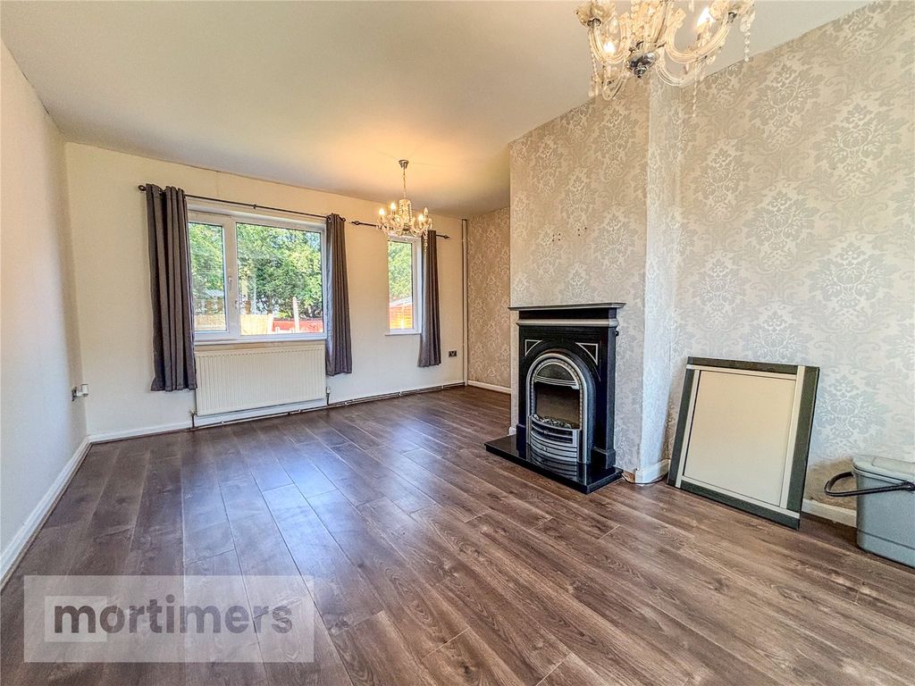 Property photo 2 of 18 Living/Dining Room