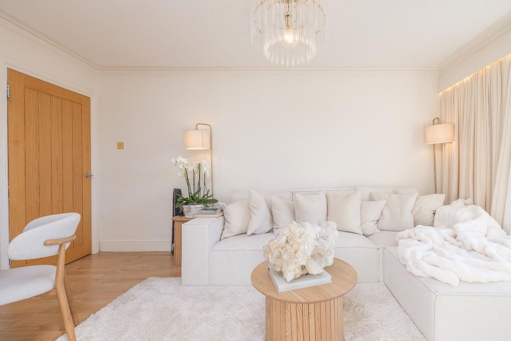 Property photo 1 of 33 Char9888.Jpg