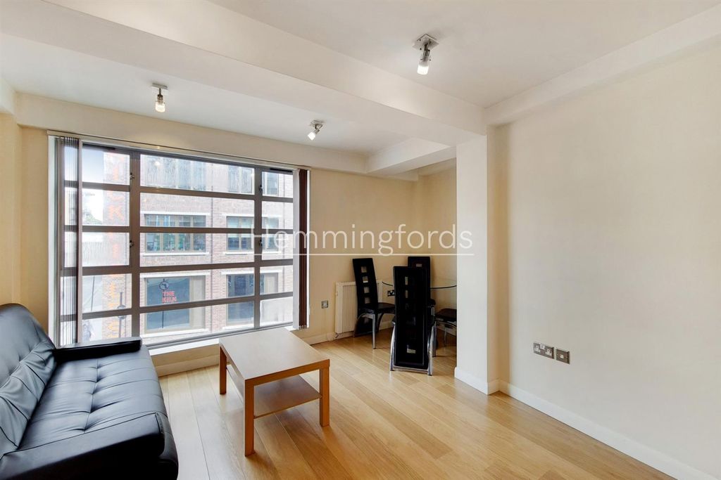 Property photo 3 of 12