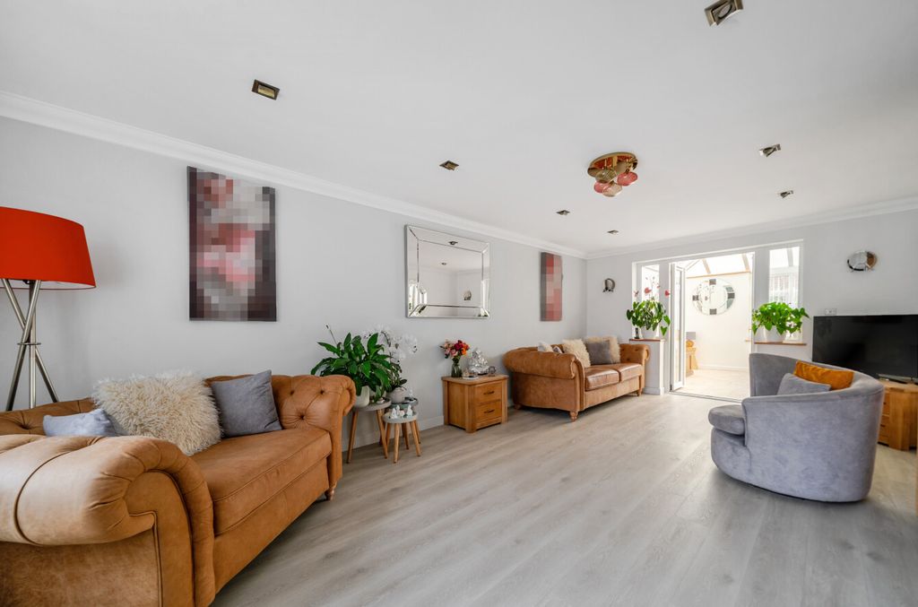 Property photo 3 of 14 1441549-2-69E2207...