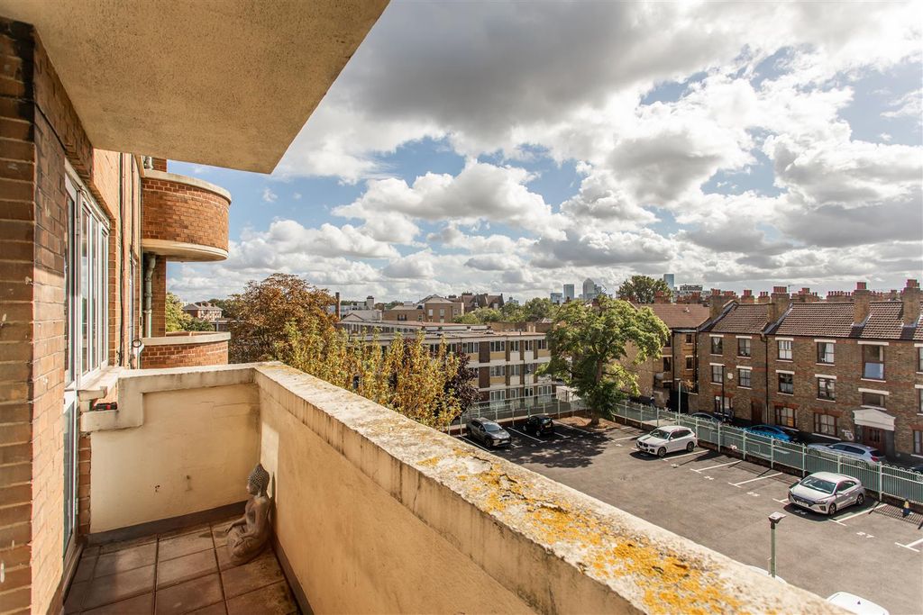 Property photo 1 of 15 Balcony