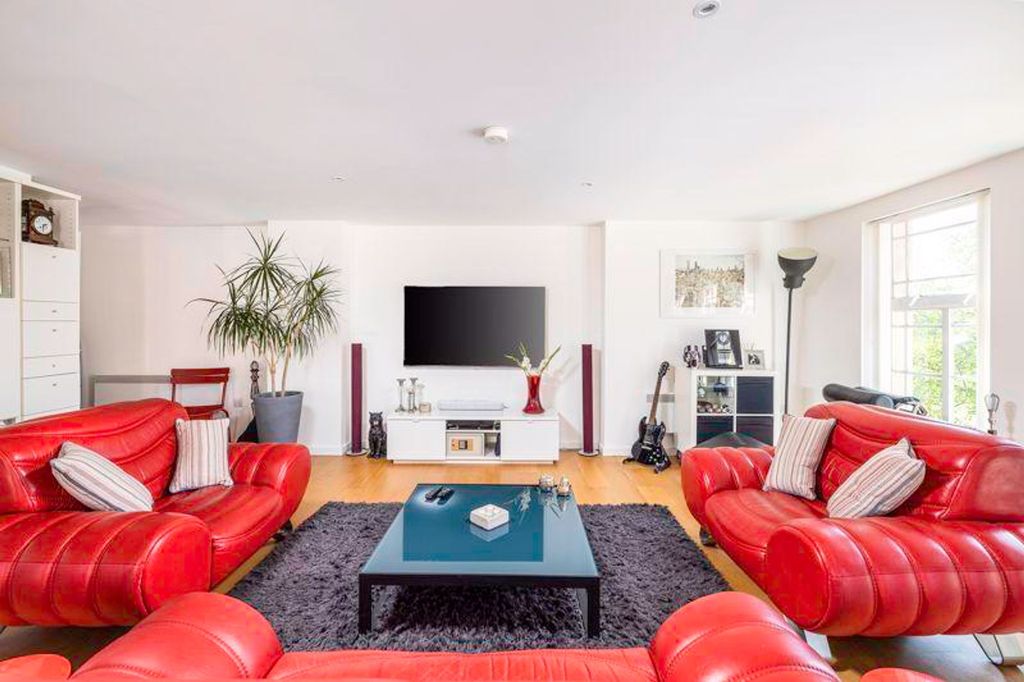 Property photo 2 of 14