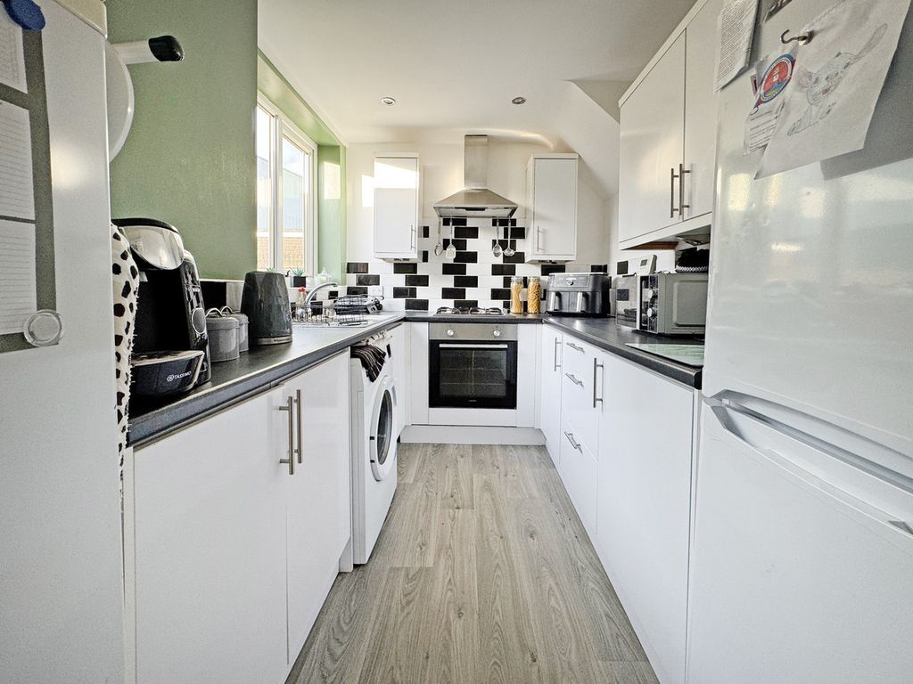 Property photo 3 of 24