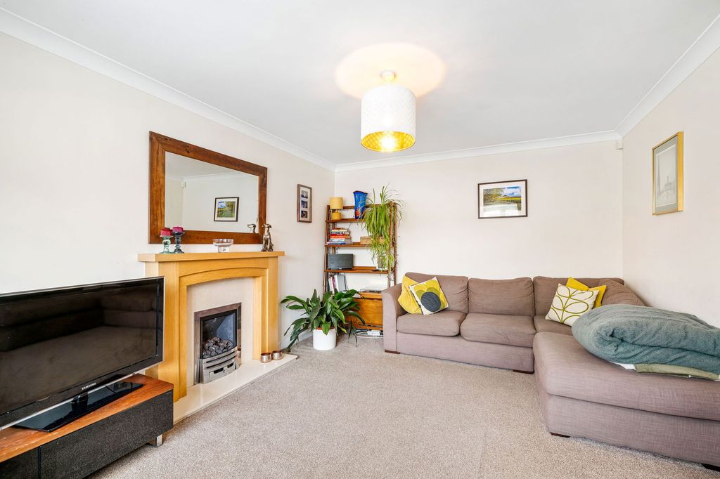 Property photo 2 of 24